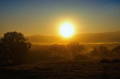 http:::www.imcreator.com:free:nature:sunrise-3